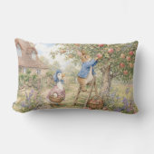 Coussin Rectangle Lapin canard classique cueillant des pommes (Recto)