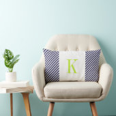 Coussin Rectangle Le blanc de bleu marine barre le monogramme de (Chaise)
