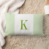 Coussin Rectangle Le blanc vert clair barre le monogramme vert (Couverture)