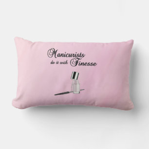 Coussin Rectangle Les Manicuristes Le Font Avec Finesse
