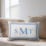 Coussin Rectangle LETTRE BLEUE ET BLANCHE TROIS LETTRE MONogramme<br><div class="desc">LETTRE BLEUE ET BLANCHE TROIS LETTRES MOYEN OEIL JAUNE</div>