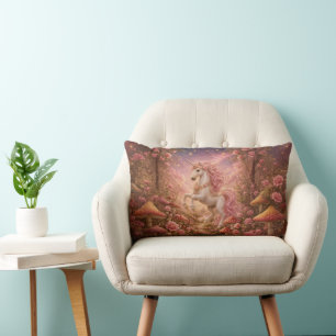 Coussin Rectangle Licorne cabriolant dans une prairie enchantée