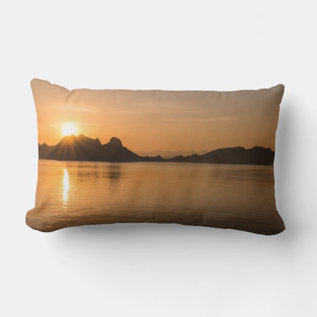 Coussin Rectangle L'île de Komodo au coucher du soleil (Recto)