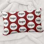 Coussin Rectangle Logo Motif Business Promotion Bourgogne Rouge<br><div class="desc">Un logo minimaliste simple pour favoriser la fidélité à la marque et promouvoir votre petite entreprise. Remplacez le logo par le vôtre et modifiez la couleur arrière - plan dans l'outil de conception pour customiser. Utilisez-les dans votre entreprise, hôtel, café, restaurant, bureau ou magasin, ou vendez-les ou donnez-les à vos...</div>