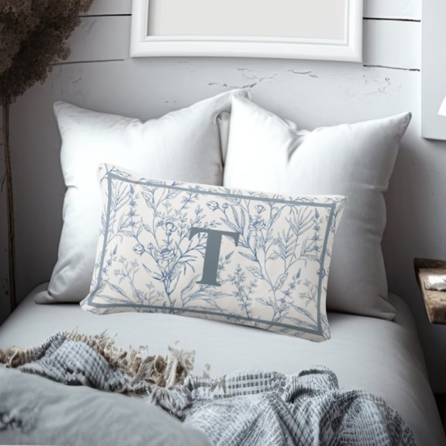 Coussin Rectangle Maison Bleue Blanc Floral Monogramme (Créateur téléchargé)