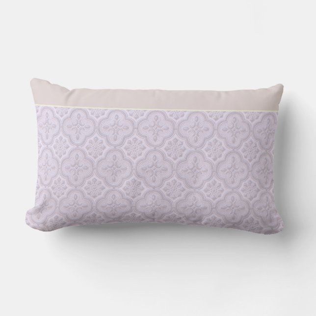 Coussin Rectangle Modèle Floral Décoratif En Mauve (Recto)