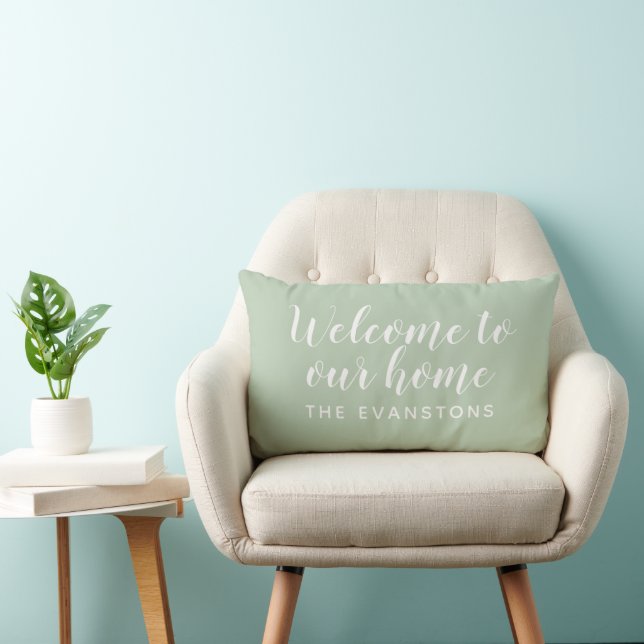 Coussin Rectangle Modern Sage Green Welcome Home Nom de famille pers (Chaise)
