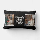 Coussin Rectangle Mommin Ain't Easy Brush Script Two 2 Photo Black (Recto)