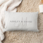 Coussin Rectangle Monogramme de nom de famille élégant & fines rayur (Couverture)