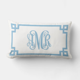 Coussin Rectangle Monogramme de script clé grecque bleu ciel AMR