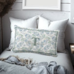 Coussin Rectangle Monogramme Floral Vert de la maison française<br><div class="desc">Avec un romantique sauge vert et bleu,  oubliez-moi pas le design floral ces coussins monogrammes rappellent les cottages français et parfait pour créer des espaces douillets.</div>