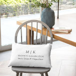 Coussin Rectangle Monogramme minimaliste moderne ou ajouter un logo<br><div class="desc">Coussin Lumbar minimaliste moderne. Noir & Blanc ou choisissez vos couleurs personnalisées. Idéal pour les petites entreprises, les marques d'entreprise, les indépendants, les vendeurs en ligne à domicile et plus encore. Facile à personnaliser avec vos initiales monographiques, nom et information d'entreprise, titre de poste, slogan ou même ajouter votre logo...</div>