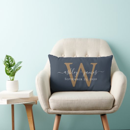 Coussin Rectangle Monogramme or Mariage Date Bleu foncé (Chaise)