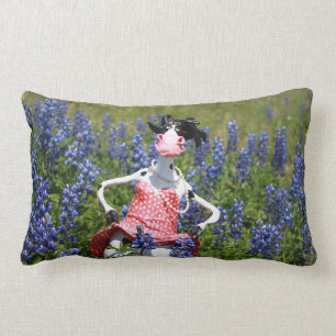 Coussin Rectangle Mootilda que la vache erre dans les bluebonnets.