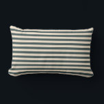 Coussin Rectangle Motif à rayures vert foncé<br><div class="desc">Motif moderne à rayures vert foncé et blanc cassé. La montre de nuit aux couleurs et la fleur de magnolia sont utilisées pour ce motif rayé. Décorez votre maison avec ces magnifiques rayures motifs jettent des oreillers. Si vous avez besoin d'aide ou de produits correspondants, veuillez nous contacter par l'intermédiaire...</div>