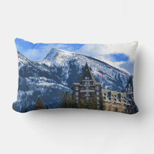 Coussin Rectangle Mt Rundle and Famous Hotel, Banff, Alb., Canada