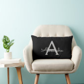Coussin Rectangle Noir Argent moderne Script Girl Monogramme Nom (Chaise)
