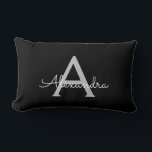 Coussin Rectangle Noir Argent moderne Script Girl Monogramme Nom<br><div class="desc">Monogramme argent et noir Ajoutez votre propre nom Lumbar Coussin. Cela rend le cadeau parfait pour 16 ans,  mariage,  douche nuptiale,  anniversaire,  baby shower ou bachelorette pour quelqu'un qui aime le luxe glam et les styles chic.</div>