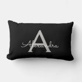 Coussin Rectangle Noir Argent moderne Script Girl Monogramme Nom (Recto)
