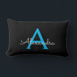 Coussin Rectangle Nom du monogramme de la fille en noir bleu<br><div class="desc">Monogramme bleu et noir Ajoutez votre propre nom Lumbar Coussin. Cela rend le cadeau parfait pour 16 ans,  mariage,  douche nuptiale,  anniversaire,  baby shower ou bachelorette pour quelqu'un qui aime le luxe glam et les styles chic.</div>