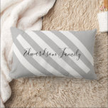 Coussin Rectangle Nom monogramme de la famille des rayures blanches<br><div class="desc">Moderne gris blanc rayures famille monogramme nom Lumbar Coussin. Vous pouvez ajouter votre propre nom pour personnaliser.</div>