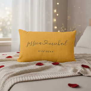 Coussin Rectangle Noms en cursive rustique et cadeau de mariage cœur