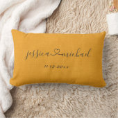 Coussin Rectangle Noms en cursive rustique et cadeau de mariage cœur (Couverture)