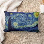 Coussin Rectangle Nuit Van Gogh Starry<br><div class="desc">L'oeuvre "La nuit étoilée" de Vincent Van Gogh est présentée sur ce coussin lombaire. Un ciel nocturne si vivant avec de somptueux tourbillons ! **Découvrez les produits associés avec ce design dans notre boutique et découvrez des options plus extraordinaires avec cette merveilleuse image : https://www.zazzle.com/collections/arty_gifts_for_the_van_gogh_fan_in_your_life-119079521028472120?rf=238919973384052768</div>