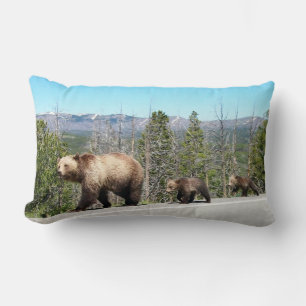 Coussin Rectangle Ours grizzli sauvage Mama et les oursons à Yellows