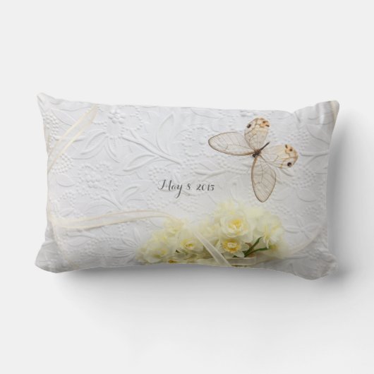 Coussin Rectangle Papillon aux fleurs de printemps mariage (Verso)