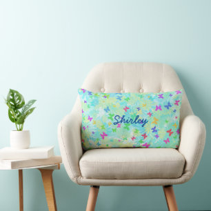 Coussin Rectangle Papillons et marguerites colorés par Shirley Taylo
