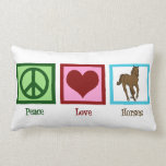 Coussin Rectangle Peace Love Horses<br><div class="desc">Un signe de paix, un coeur, et un beau cheval.</div>