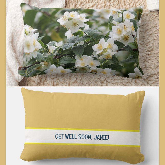 Coussin Rectangle Personnalisé Se Bien Bientôt Coworker Jasmine Flow (Elegant, modern personalized name Get Well Soon floral pillow. Jasmine flowers photo. Burnt yellow)