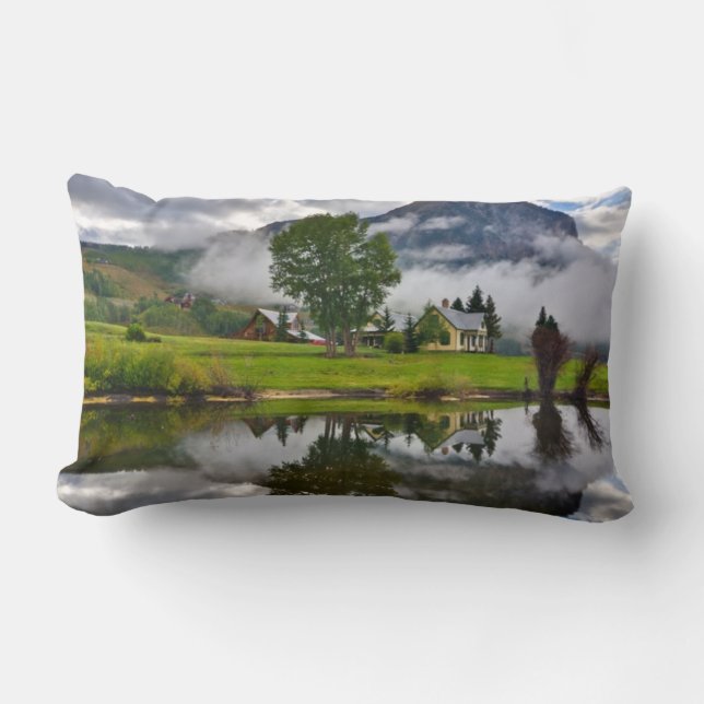 Coussin Rectangle Peu de Chambre en brume sur le lac (Recto)