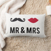 Coussin Rectangle Reposez M. et Mme avec la moustache et les lèvres (Couverture)