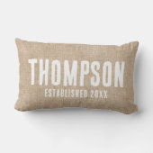 Coussin Rectangle Rustic Burlap Nom De Famille Date De Création (Verso)