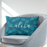 Coussin Rectangle Script Aloha typographie turquoise ananas motif<br><div class="desc">Aloha. Apportez un peu de l'hospitalité hawaïenne dans votre maison avec ce lombaire chic, frappant, élégant et moderne jetez un oreiller sporting, croustillant, écriture manuscrite blanche typographie sur un motif graphique, ananas en vert turquoise et bleu. Faites une déclaration amusante et élégante chaque fois que vous vous relaxez dessus. Un...</div>