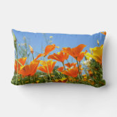 Coussin Rectangle Sentiment estival de fleurs orange sauvages. (Verso)