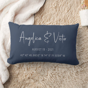 Coussin Rectangle Souvenirs de mariage à coordonnées personnalisées