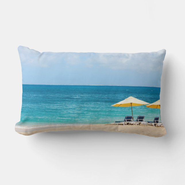 Coussin Rectangle Transats sur la plage de l'océan (Recto)