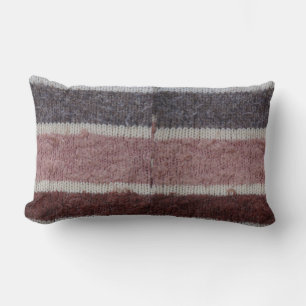 Coussin Rectangle tricoté à la main, dessin rayé brun et biégé