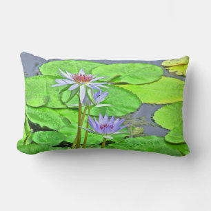 COUSSIN RECTANGLE TROIS LAVENDER BLEU LOTUS BLOSSOMS ET LILY PADS