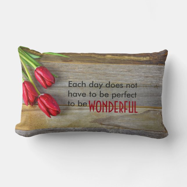 Coussin Rectangle tulipes rouges sur bois rustique avec citation (Recto)