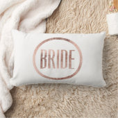Coussin Rectangle Typographie rose de jeune mariée d'or de Faux chic (Couverture)