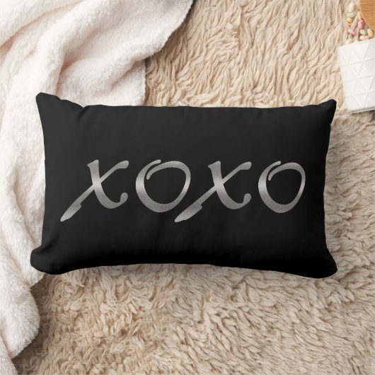 Coussin Rectangle XOXO dans l'argent et le noir (Couverture)