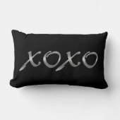 Coussin Rectangle XOXO dans l'argent et le noir (Recto)