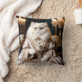 Coussin Regal Cat à Gown (Couverture)