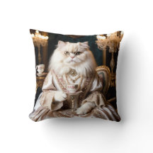 Regal Cat à Gown