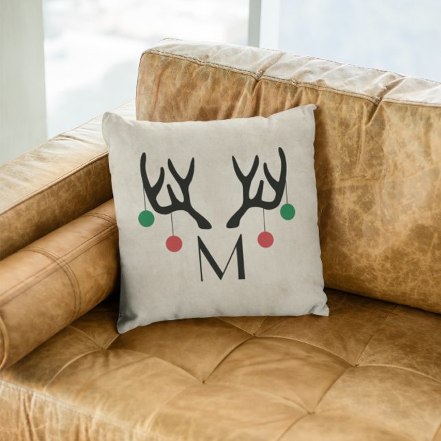 Coussin Reindeer Antlers Moderne Monogramme de Noël (Créateur téléchargé)