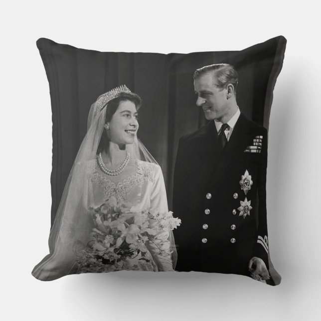 Coussin Reine Elizabeth - Mariage royal (Recto)
